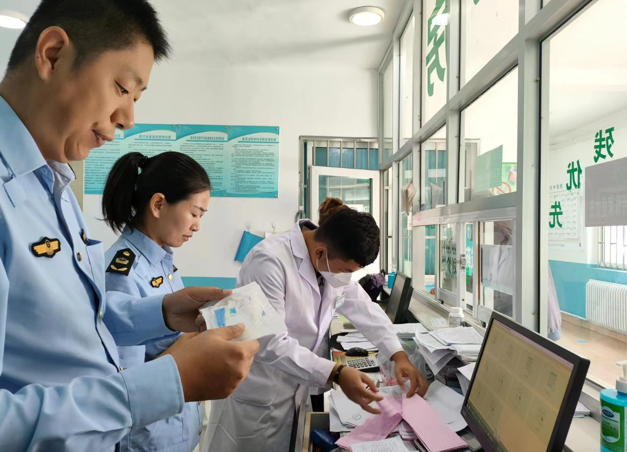 新疆巩留县市场监管局持续推进“两品一械”不良反应监测