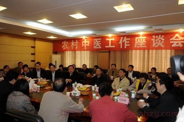 卫生部副部长、国家中医药管理局局长王国强，副局长马建中在四川、重庆调研