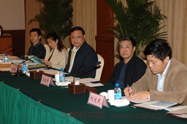 王国强副部长一行到河南视察指导工作时强调深刻领会坚定信心全力推进医改工作积极防控手足口病并充分发挥中医药作用