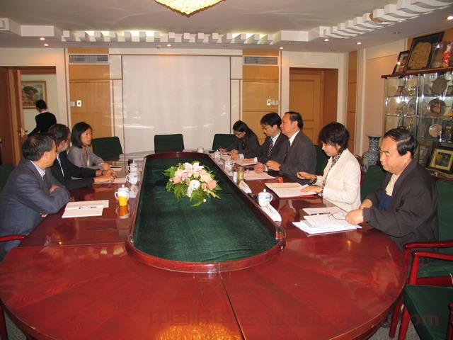王国强副部长会见西班牙欧洲中医基金会代表团