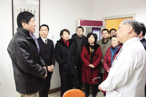 国家中医药管理局副局长李大宁到天津市慰问基层干部职工