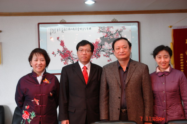 王国强副部长会见加拿大极康中医院院长卓同年医师