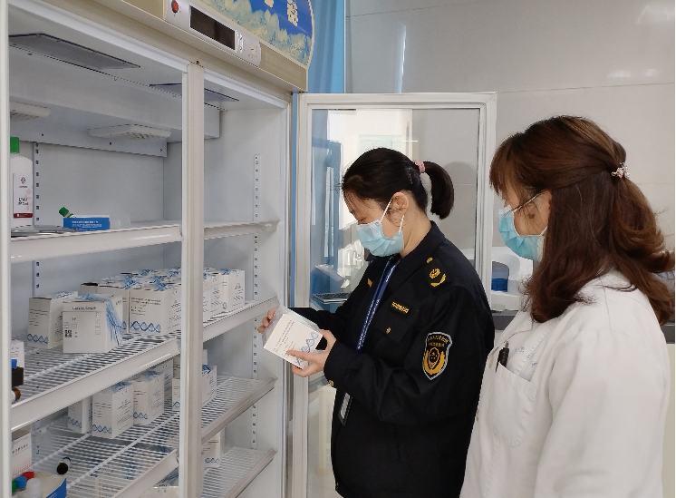 江苏省仪征市市场监管局抓实“小药店、小诊所”整治